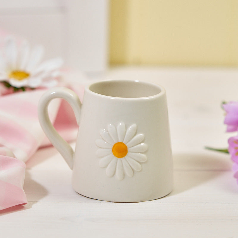 Embossed Daisy Design Stoneware Mug