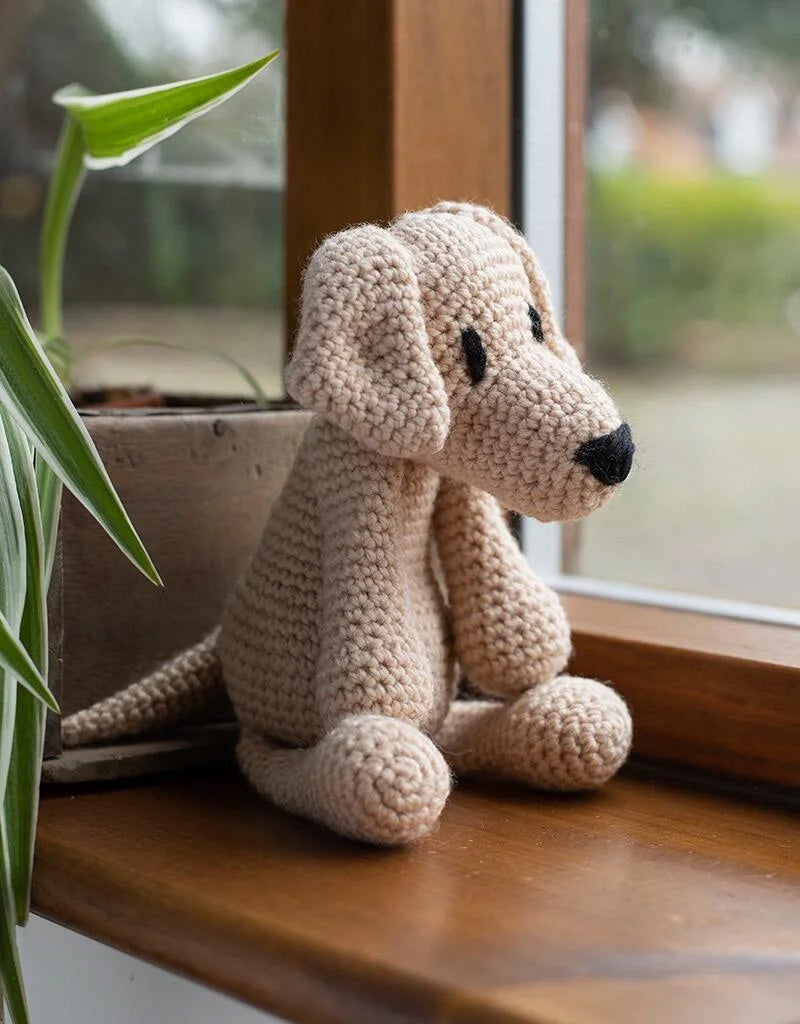 Eleanor the Labrador Crochet Kit