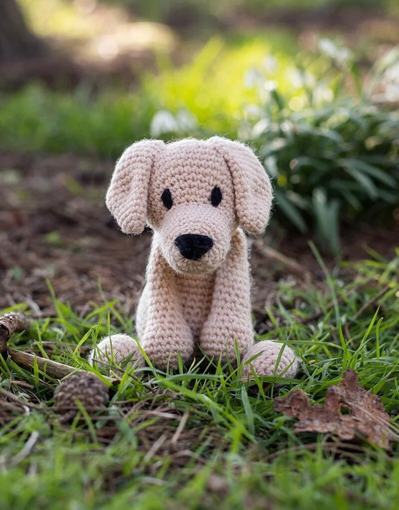 Eleanor the Labrador Crochet Kit